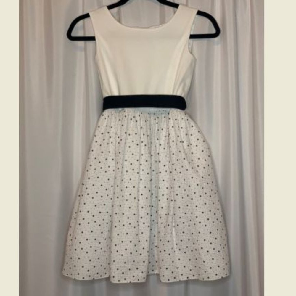 KIDDOS Girls Sz12 White Dress with Black Stars
